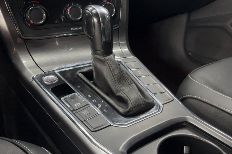 Used Volkswagen Passat 2016 1.8T Government Procurement Version (CEA Engine + 6AT) Gear Lever