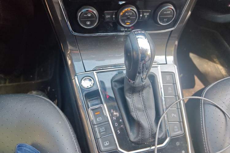 Used Volkswagen Passat 2016 330TSI DSG Prestige Edition Gear Lever