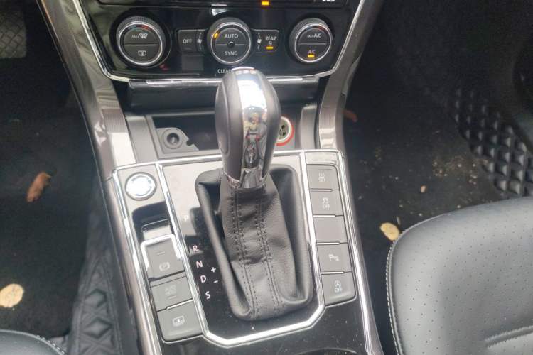 Used Volkswagen Passat 2016 330TSI DSG Prestige Edition Gear Lever