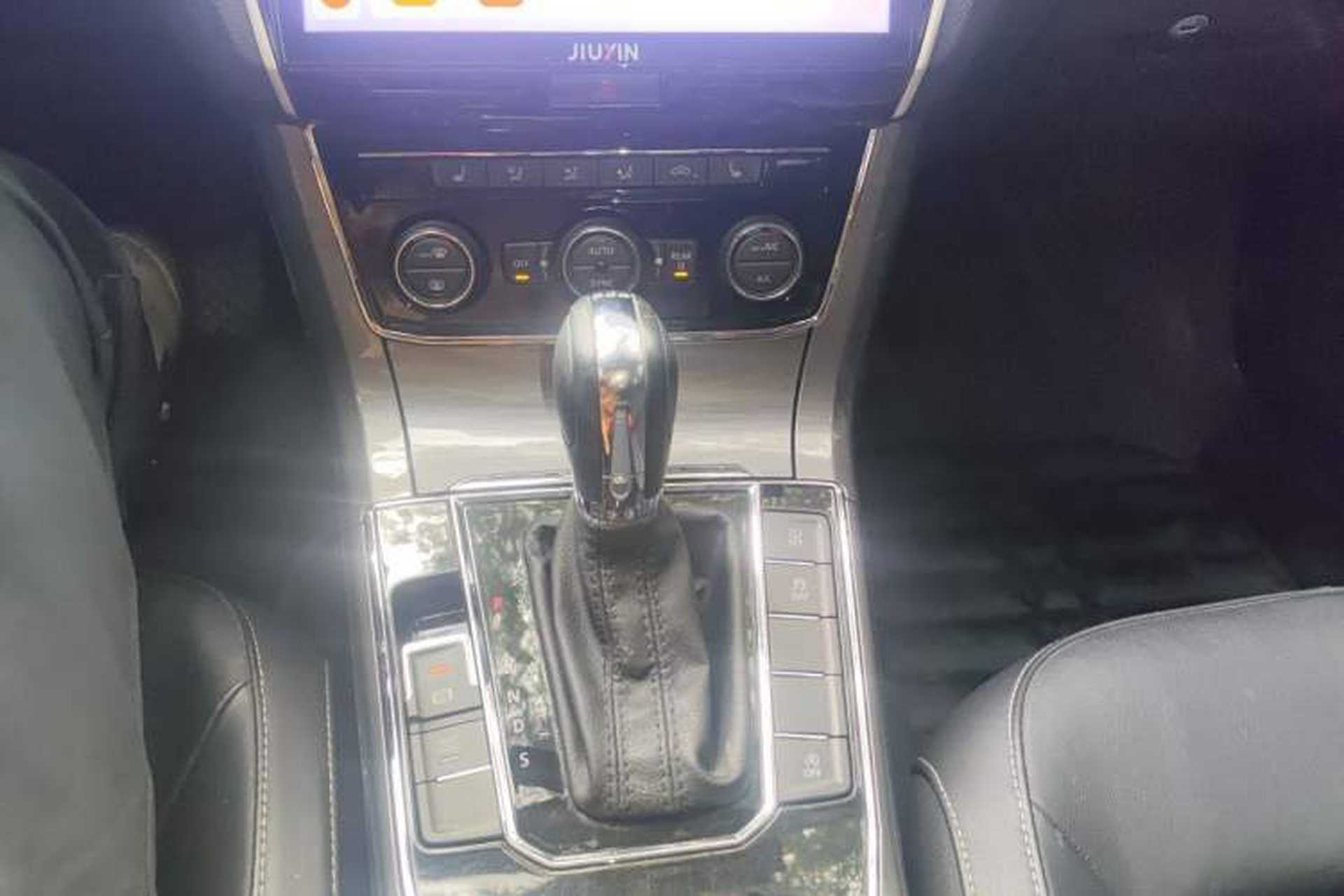 Used Volkswagen Passat 2016 280TSI DSG Prestige Edition Gear Lever