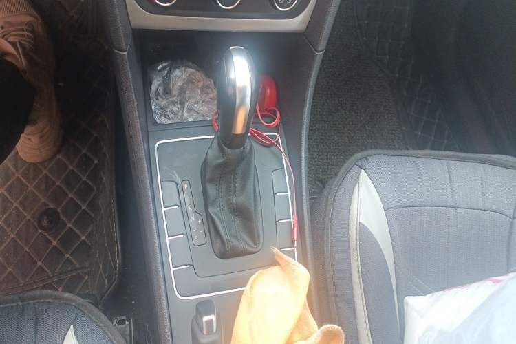 Used Volkswagen Passat  Gear Lever