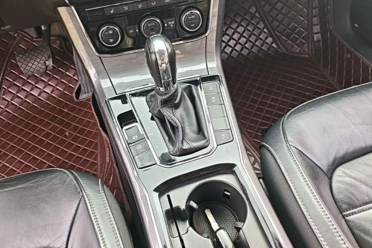 Used Volkswagen Passat 2016 280TSI DSG Prestige Edition Gear Lever