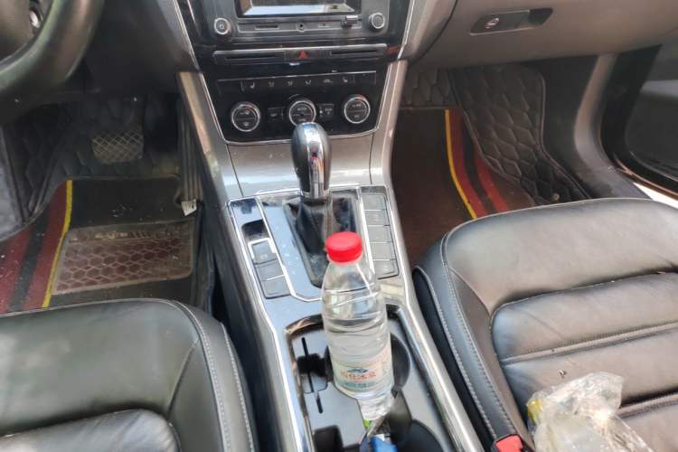 Used Volkswagen Passat 2016 330TSI DSG Luxury Edition Gear Lever
