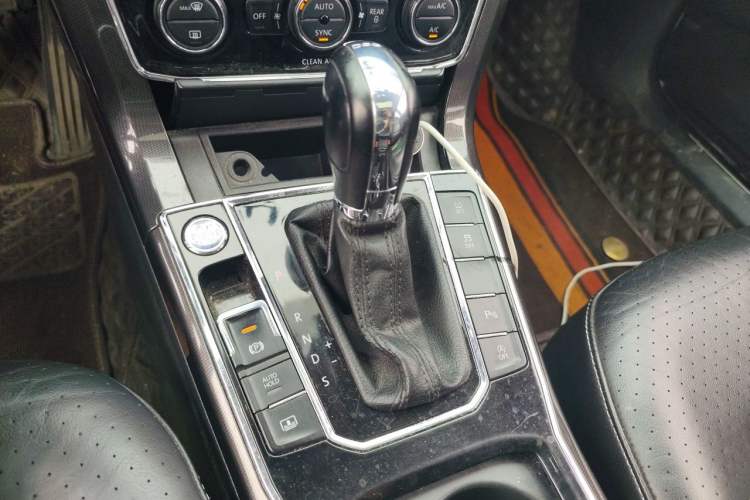 Used Volkswagen Passat 2016 330TSI DSG Prestige Edition Gear Lever
