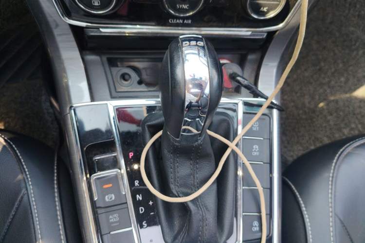 Used Volkswagen Passat 2016 330TSI DSG Luxury Edition Gear Lever