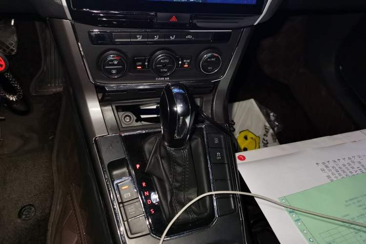 Used Volkswagen Passat 2016 1.8T Government Procurement Version (CEA Engine + 6AT) Gear Lever