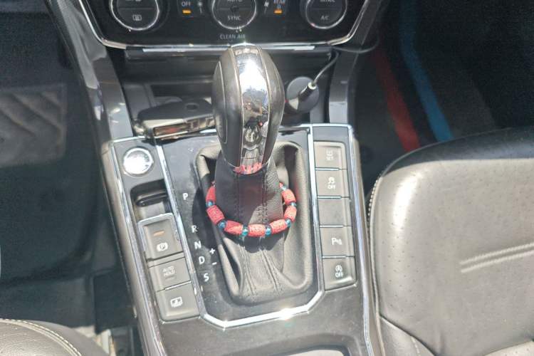 Used Volkswagen Passat 2016 330TSI DSG Prestige Edition Gear Lever