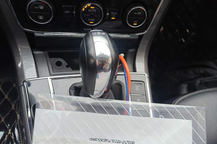 Used Volkswagen Passat 2016 330TSI DSG Luxury Edition Gear Lever