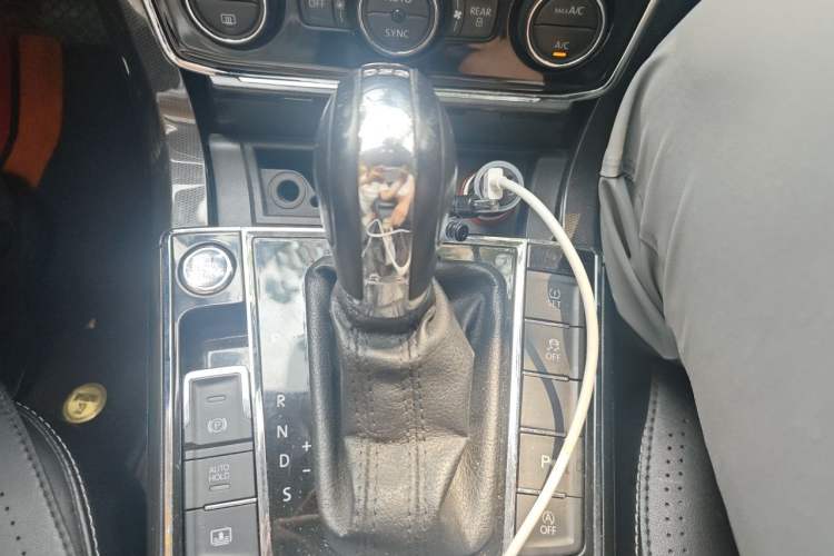 Used Volkswagen Passat 2016 380TSI DSG Prestige Edition Gear Lever