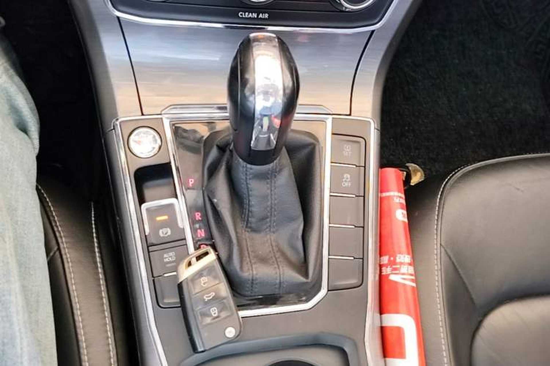 Used Volkswagen Passat 2016 1.8T Government Procurement Version (CEA Engine + 6AT) Gear Lever