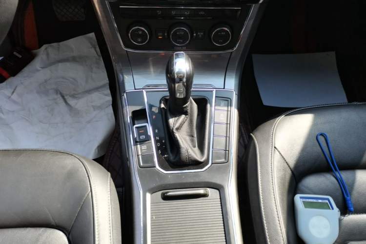Used Volkswagen Passat 2016 1.8T Government Procurement Version (CEA Engine + 6AT) Gear Lever