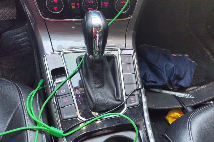 Used Volkswagen Passat 2016 330TSI DSG Luxury Edition Gear Lever