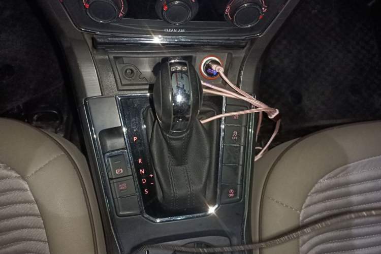 Used Volkswagen Passat 2016 280TSI DSG Prestige Edition Gear Lever