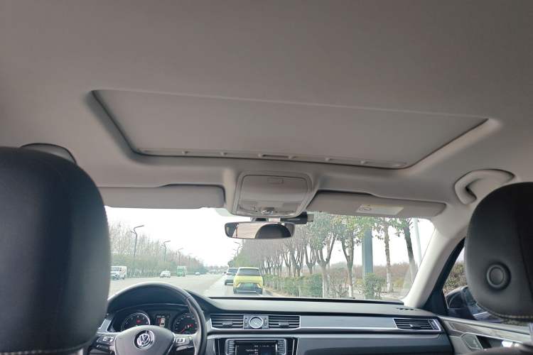 Used Volkswagen Passat 2016 330TSI DSG Prestige Edition Headliner