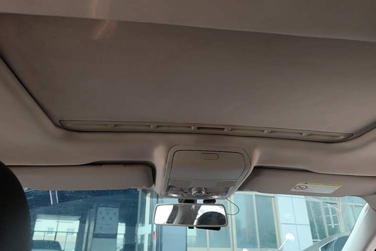 Used Volkswagen Passat 2016 330TSI DSG Luxury Edition Headliner