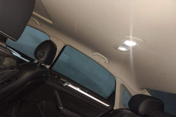 Used Volkswagen Passat 2016 380TSI DSG Ultimate Edition Headliner