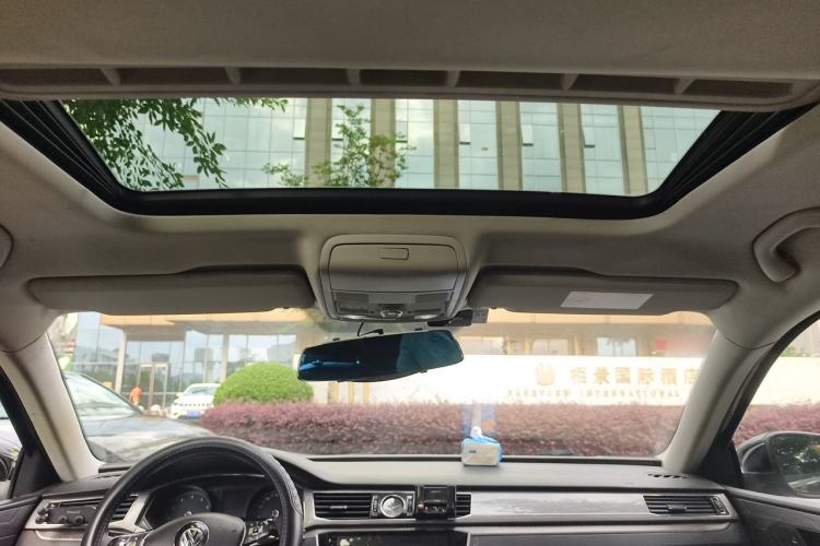 Used Volkswagen Passat 2016 330TSI DSG Luxury Edition Headliner
