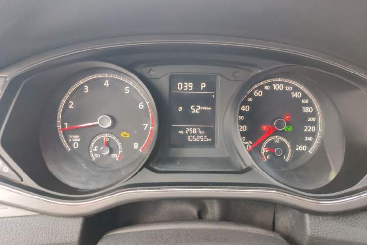 Used Volkswagen Passat 2016 1.8T Government Procurement Version (CEA Engine + 6AT) Instrument Cluster