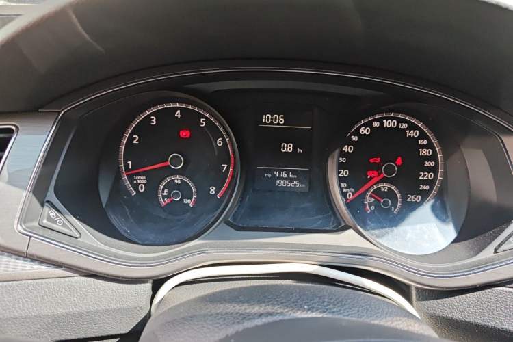 Used Volkswagen Passat 2016 280TSI Manual Luxury Edition Instrument Cluster