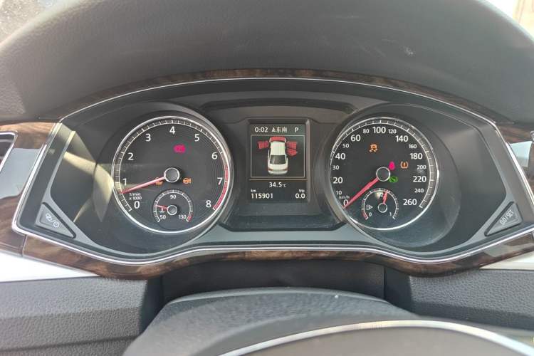 Used Volkswagen Passat 2016 380TSI DSG Ultimate Edition Instrument Cluster