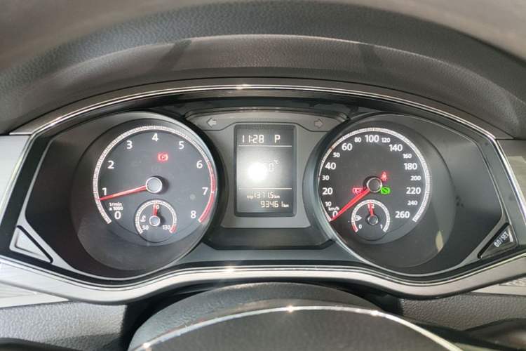 Used Volkswagen Passat 2016 1.8T Government Procurement Version (CEA Engine + 6AT) Instrument Cluster