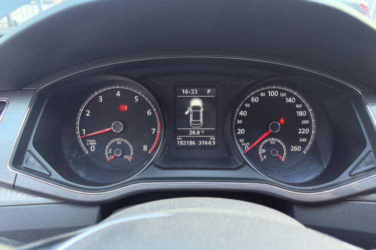 Used Volkswagen Passat 2016 330TSI DSG Luxury Edition Instrument Cluster