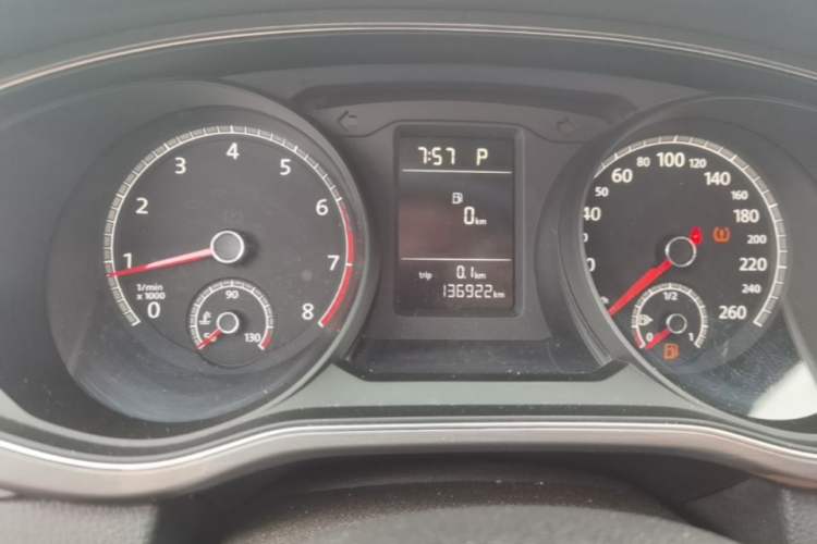 Used Volkswagen Passat 2016 1.8T Government Procurement Version (CEA Engine + 6AT) Instrument Cluster