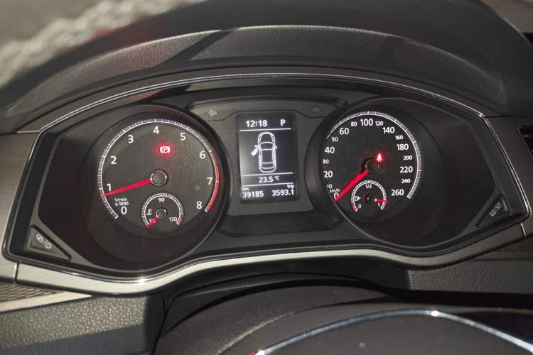 Used Volkswagen Passat 2016 330TSI DSG Luxury Edition Instrument Cluster