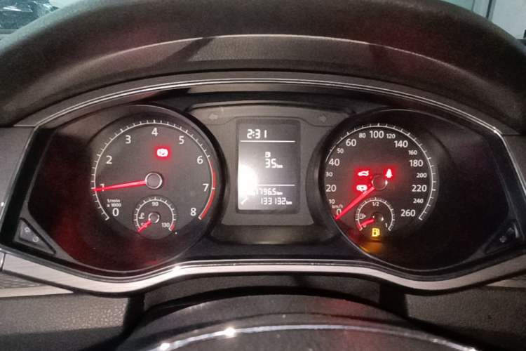 Used Volkswagen Passat  Instrument Cluster
