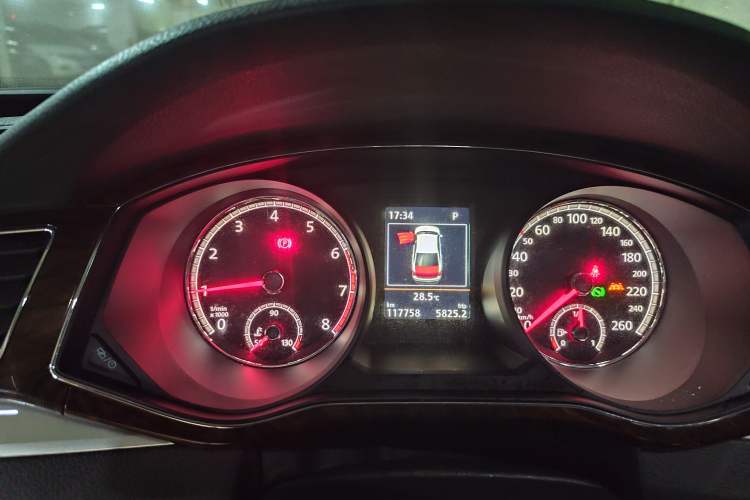 Used Volkswagen Passat 2016 380TSI DSG Ultimate Edition Instrument Cluster