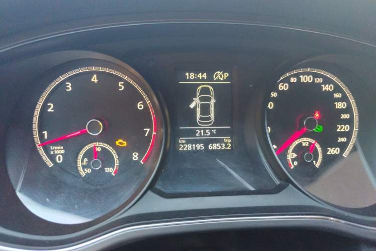Used Volkswagen Passat 2016 330TSI DSG Luxury Edition Instrument Cluster
