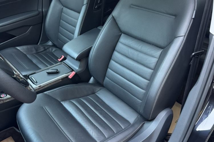 Used Volkswagen Passat 2016 380TSI DSG Ultimate Edition Interior 1