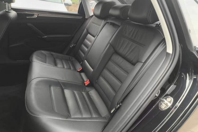 Used Volkswagen Passat 2016 330TSI DSG Prestige Edition Interior 2
