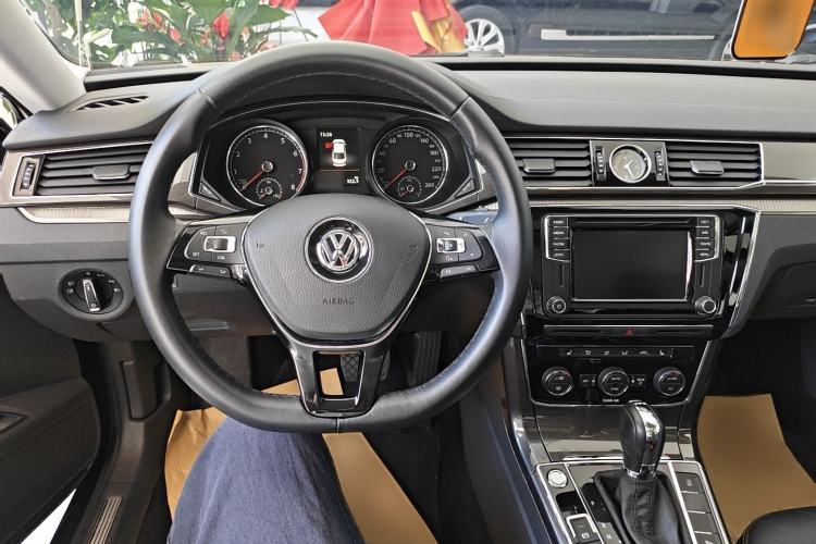 Used Volkswagen Passat 2016 330TSI DSG Prestige Edition Interior 2