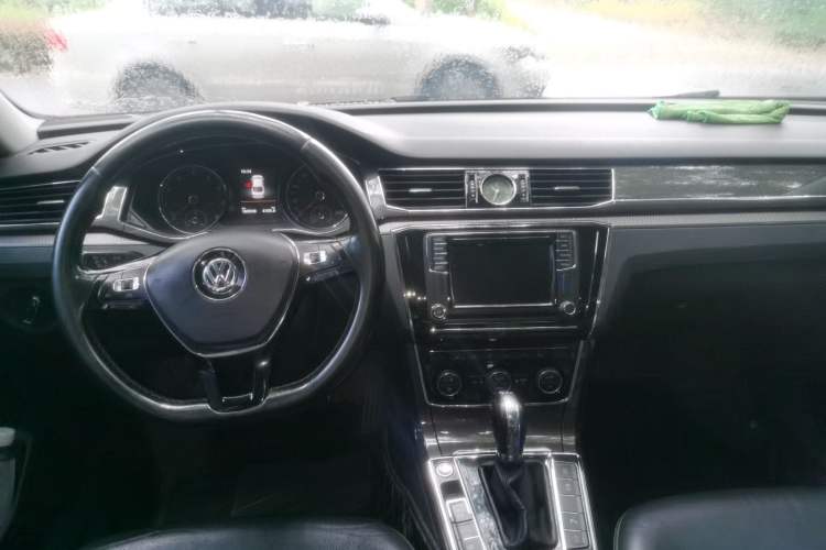 Used Volkswagen Passat 2016 330TSI DSG Prestige Edition Interior 2