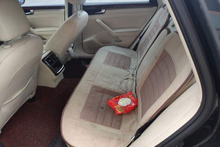 Used Volkswagen Passat 2016 280TSI Manual Luxury Edition Interior 2