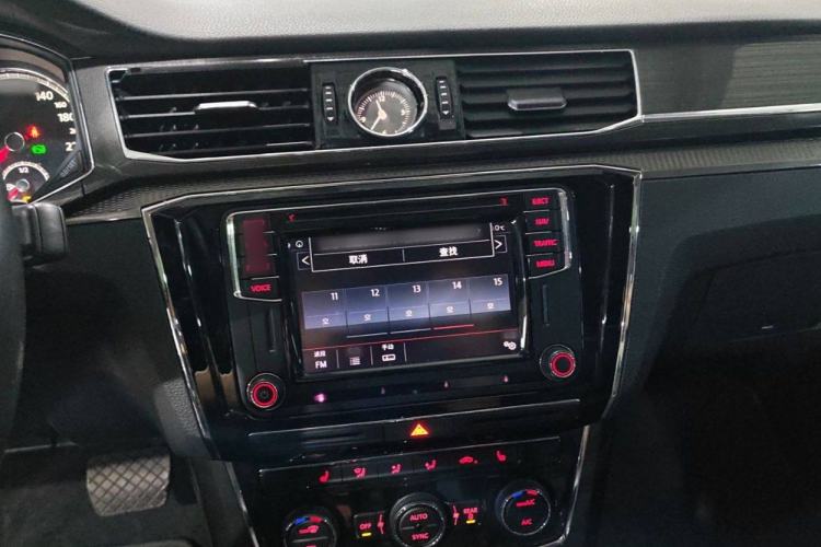 Used Volkswagen Passat 2016 330TSI DSG Prestige Edition Interior 2