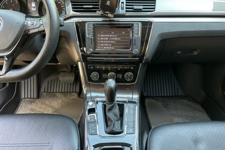 Used Volkswagen Passat 2016 330TSI DSG Prestige Edition Interior 2