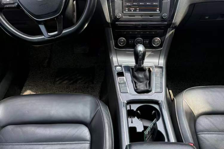 Used Volkswagen Passat 2016 280TSI DSG Prestige Edition Interior 2