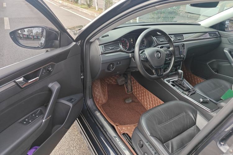 Used Volkswagen Passat 2016 330TSI DSG Prestige Edition Interior 3