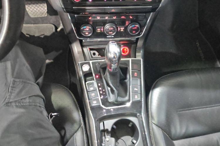 Used Volkswagen Passat 2016 330TSI DSG Prestige Edition Interior 3