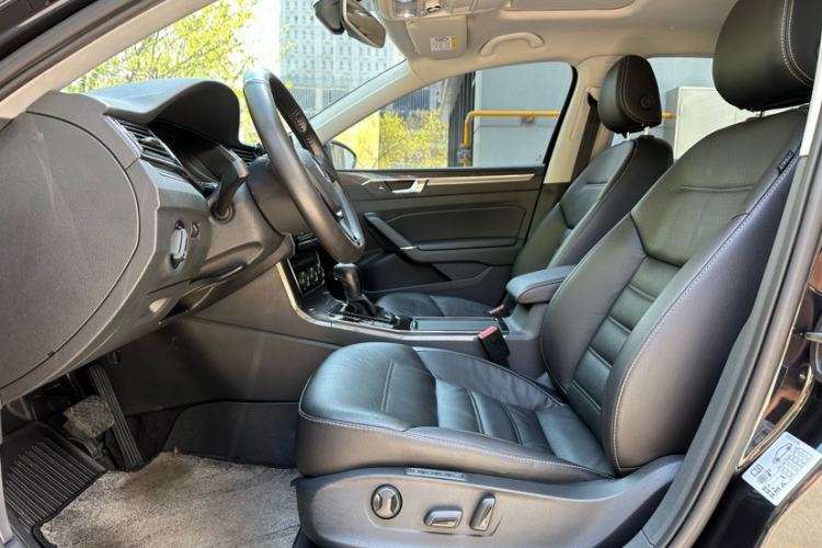 Used Volkswagen Passat 2016 330TSI DSG Prestige Edition Interior 3