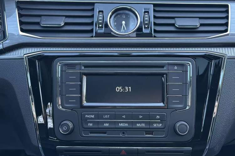 Used Volkswagen Passat 2016 1.8T Government Procurement Version (CEA Engine + 6AT) Interior 3