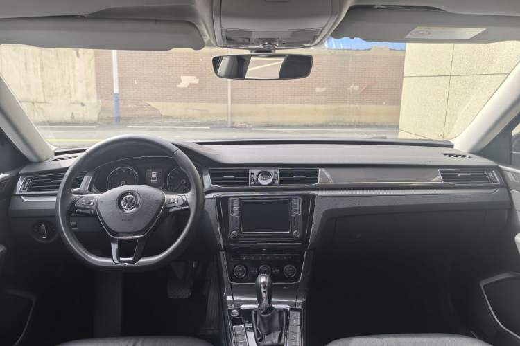 Used Volkswagen Passat 2016 330TSI DSG Prestige Edition Interior 3
