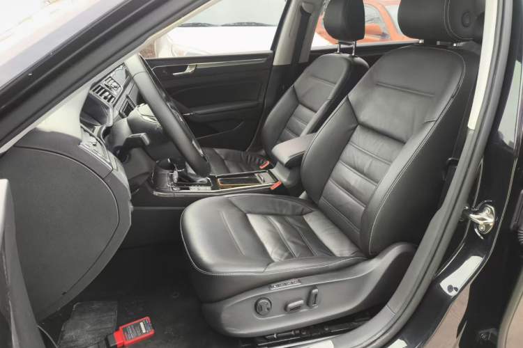 Used Volkswagen Passat 2016 330TSI DSG Prestige Edition Interior 4