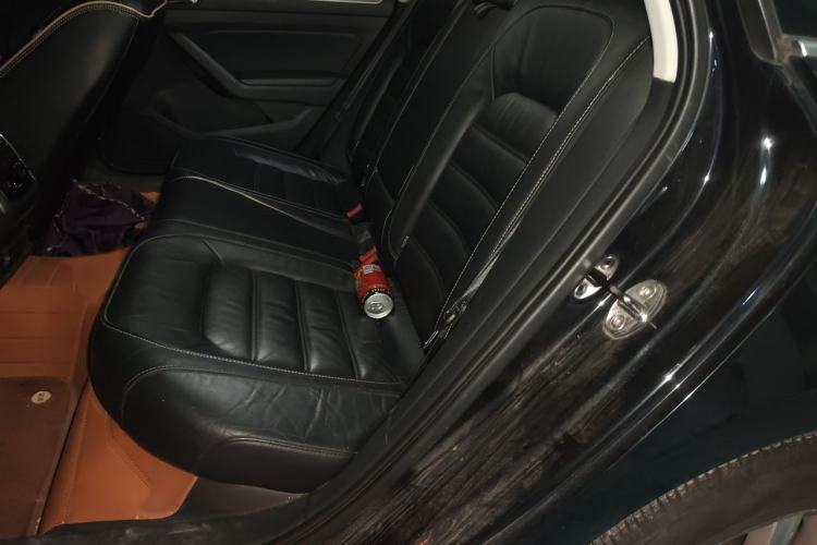 Used Volkswagen Passat 2016 330TSI DSG Luxury Edition Interior 4