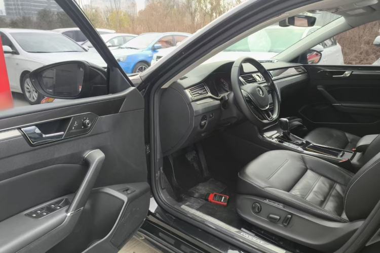 Used Volkswagen Passat 2016 330TSI DSG Prestige Edition Interior 5