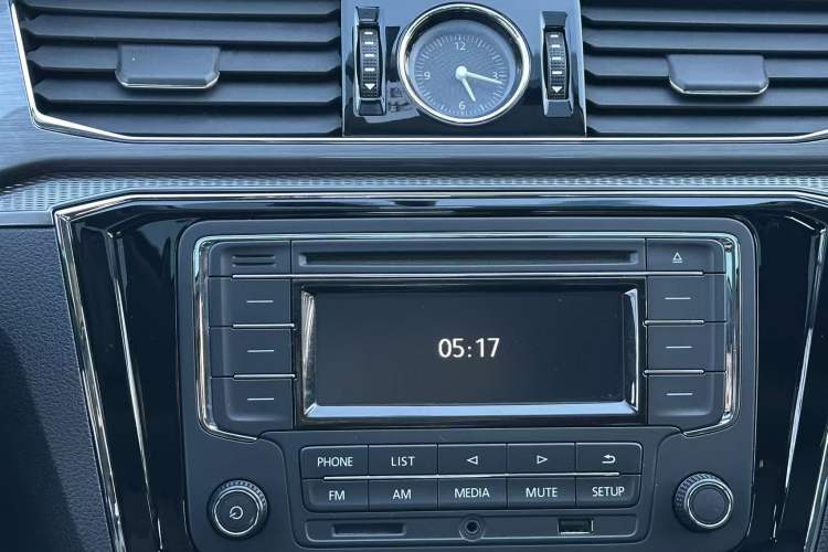 Used Volkswagen Passat 2016 1.8T Government Procurement Version (CEA Engine + 6AT) Interior 5
