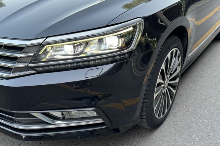 Used Volkswagen Passat 2016 380TSI DSG Ultimate Edition Interior 6