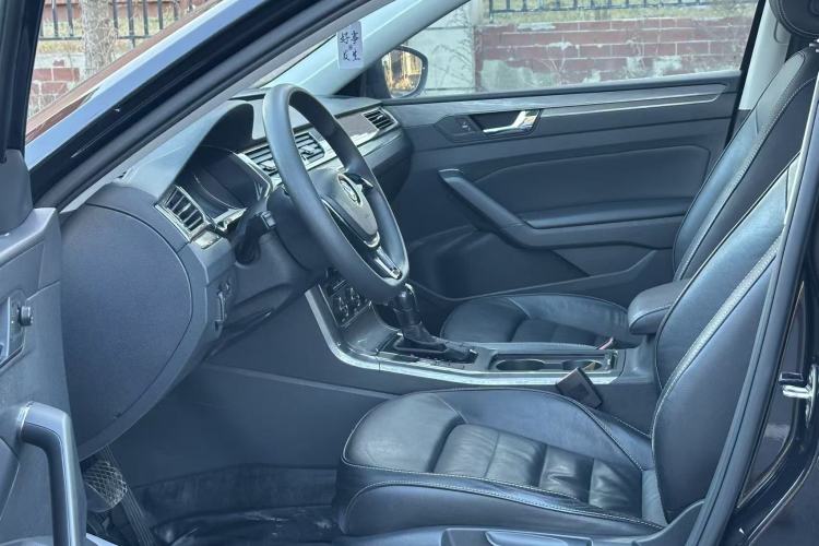 Used Volkswagen Passat 2016 1.8T Government Procurement Version (CEA Engine + 6AT) Interior 7